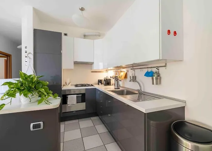 Bellissimo Bilocale Con Terrazzo * ميلان
